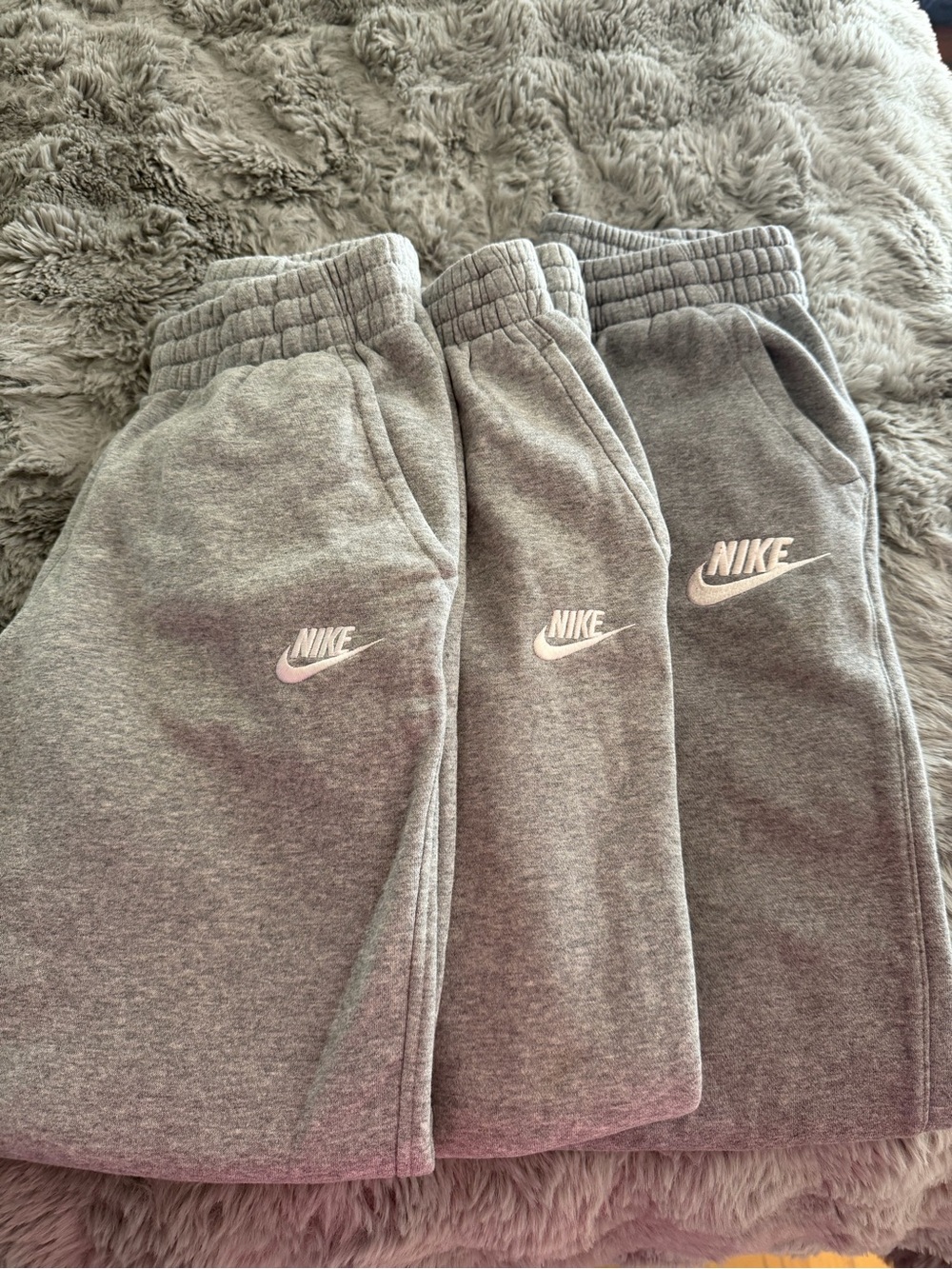 Nike Kids Gray Logo Fleece Joggers - 3 Pack Look